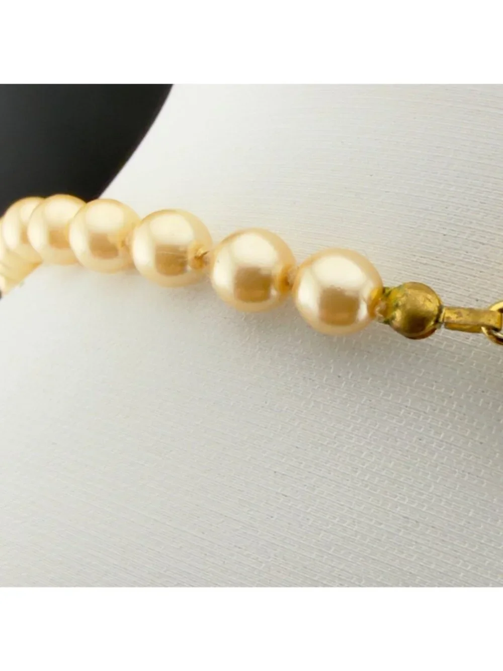 Vintage Faux Pearl Necklace Grape Leaf Rhinestone Pendant 25